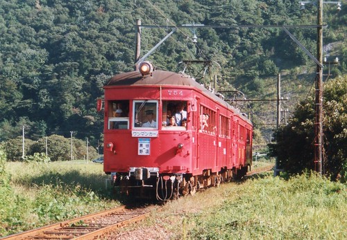 Meitetsu Deseho750 series near Nagase.Sta, Tanigumi, Ibi, Gifu, Japan /2001?