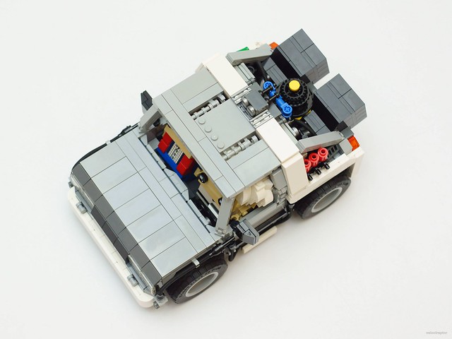 DeLorean LEGO BrickHeadz Back to the Future