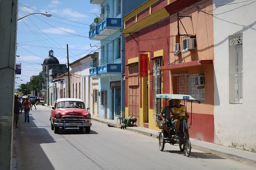 2018 cuba holguin city village colour old timer taxi airport hotel holiday travel street life beautiful centre accomodation weather map photo beach normal typical interest bike car people church buildings building kuba 古巴