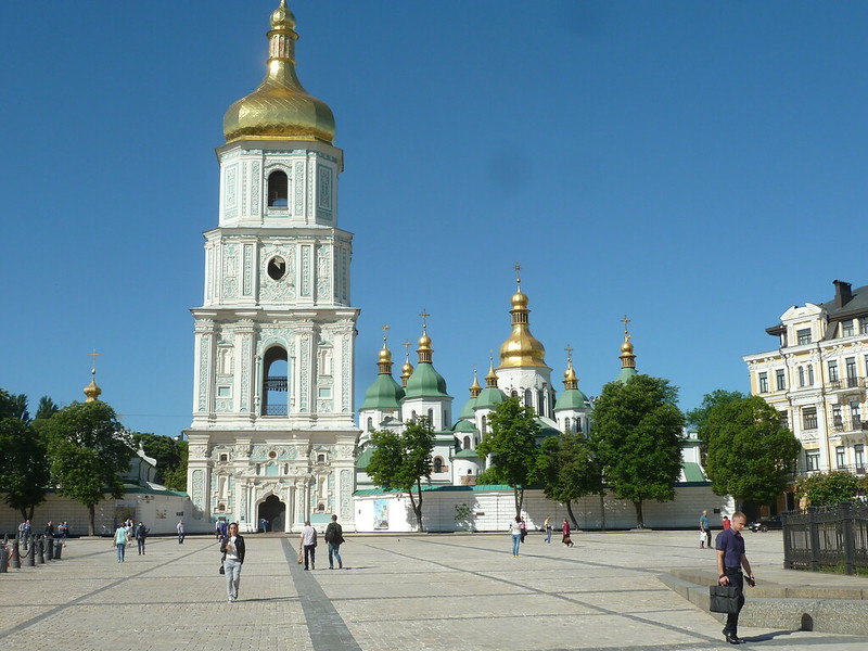 Kiev, festín de templos ortodoxos. - Blogs of Ukraine - DIA 4 - PASEO POR LIPKY, UN MUSEO Y S. SOFIA. (5)