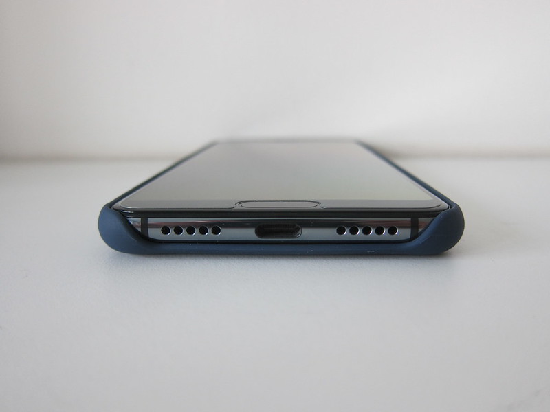 Huawei P20 Pro Official Silicon Case - With P20 Pro - Bottom