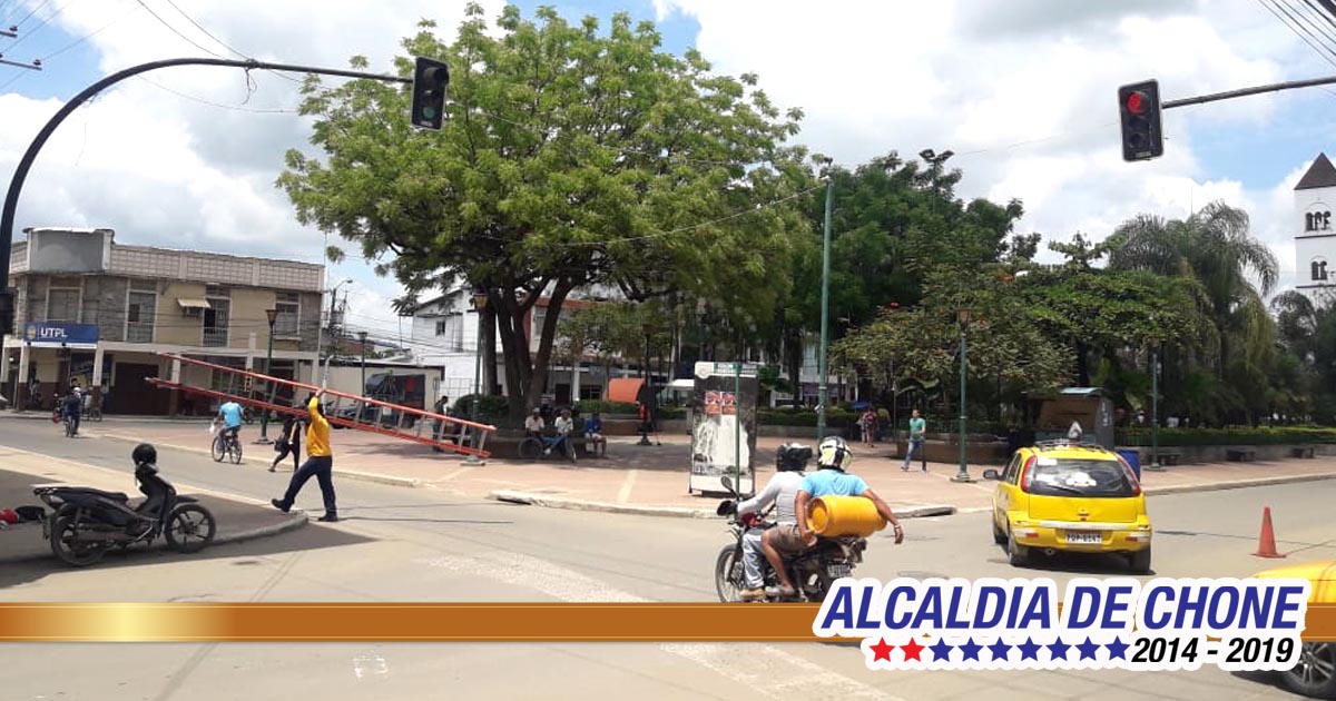 Semáforo en las calles Bolívar y Colón vuelve a su operatividad