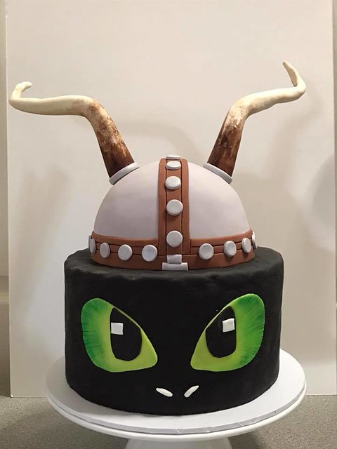How to Train Your Dragon Cake in Chocolate Orange by Cakeology
