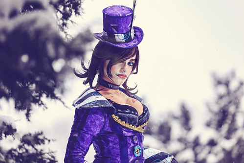 Disfusional Studios as Mad Moxxi from Borderlands 2 (video game). Photographer: Shawn M. Scott