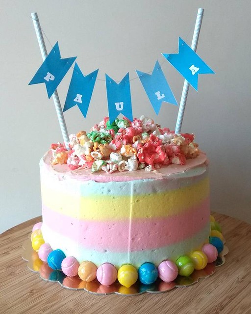 Unicorn-Colored Cake by Mis Postrecillos