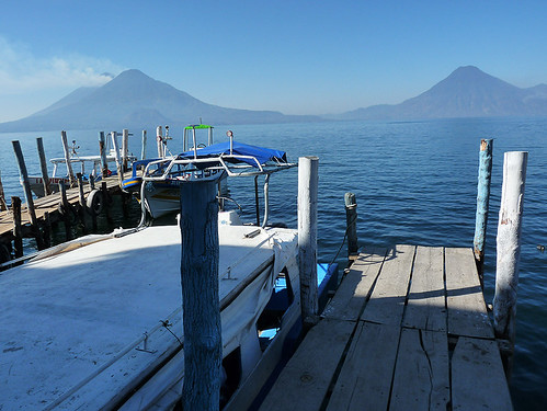 Panajachel: Motorovým člunem přes jezero Atitlán