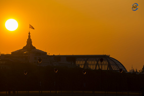 paris sunrise grandpalais legrandpalais parisien monument travel touriste