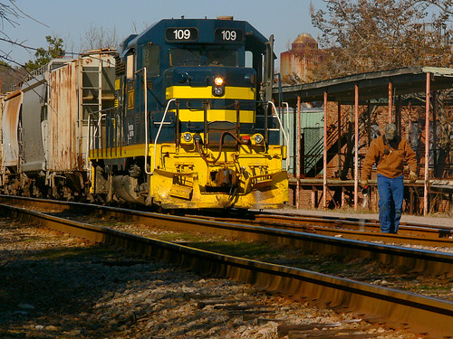 train nc stuck northcarolina locomotive sanford atlanticandwestern