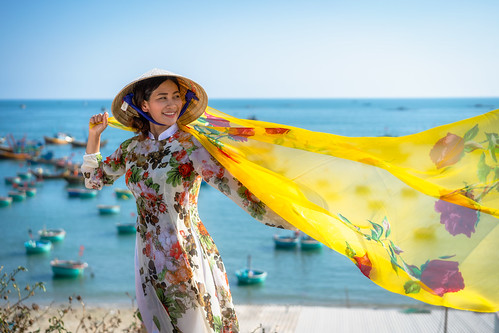 ao asia asian back background beach beautiful beauty behind boat boats coast concept conical culture dai day dress elegant female field fishing happy harbour hat icon lady mui nature ne ocean outdoor outdoors people person pretty smile standing summer tourism tourist travel vacation vietnam vietnamese view waiting water woman young thànhphốphanthiết bìnhthuận vn