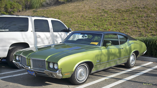 1972oldsmobile cutlass green whitewalltires ht hardtop uniroyaltigerpaws skinnywhitewalls