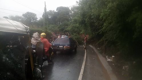 Lluvias causan apagón