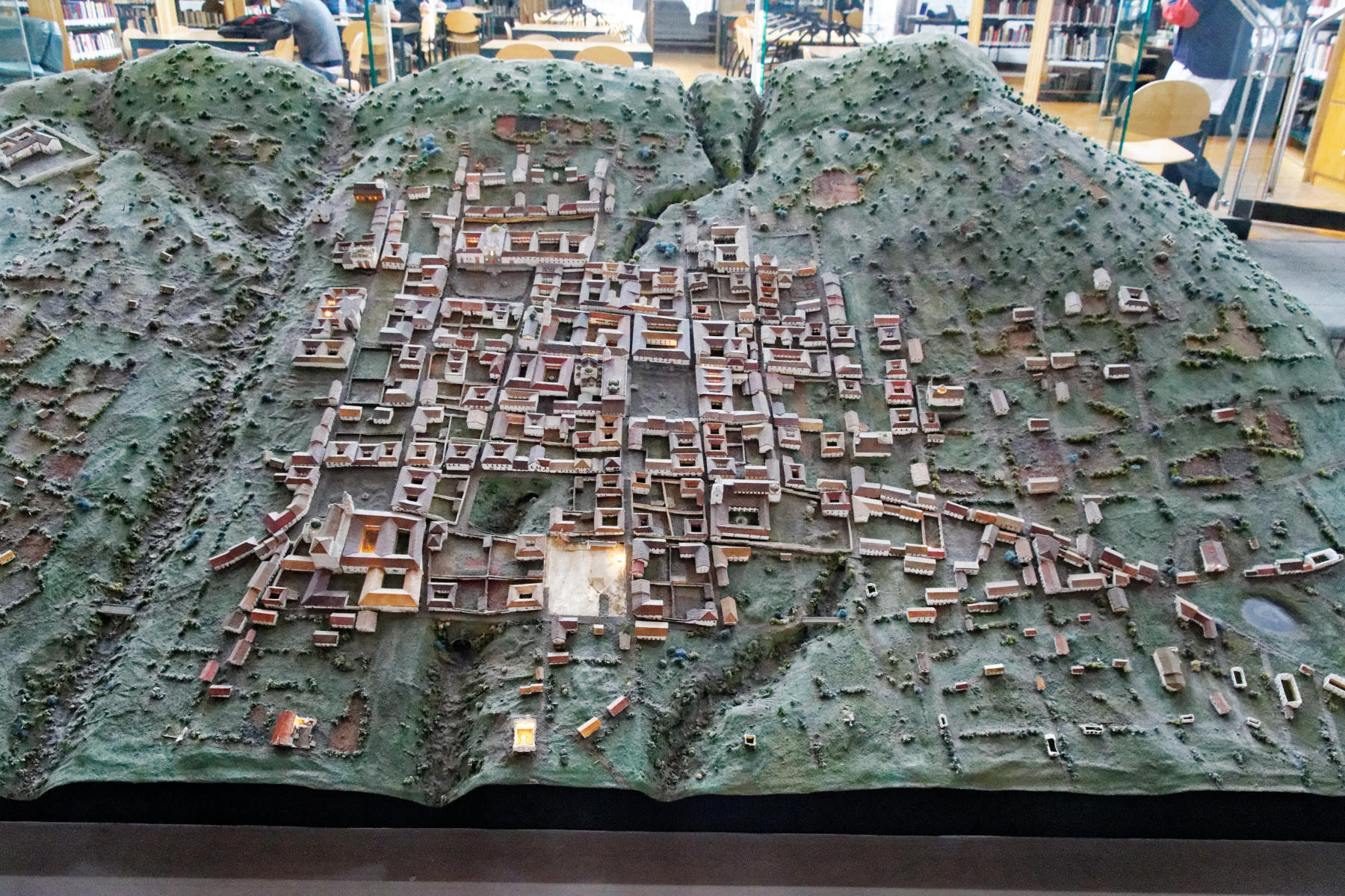 Model of Quito city in the Library